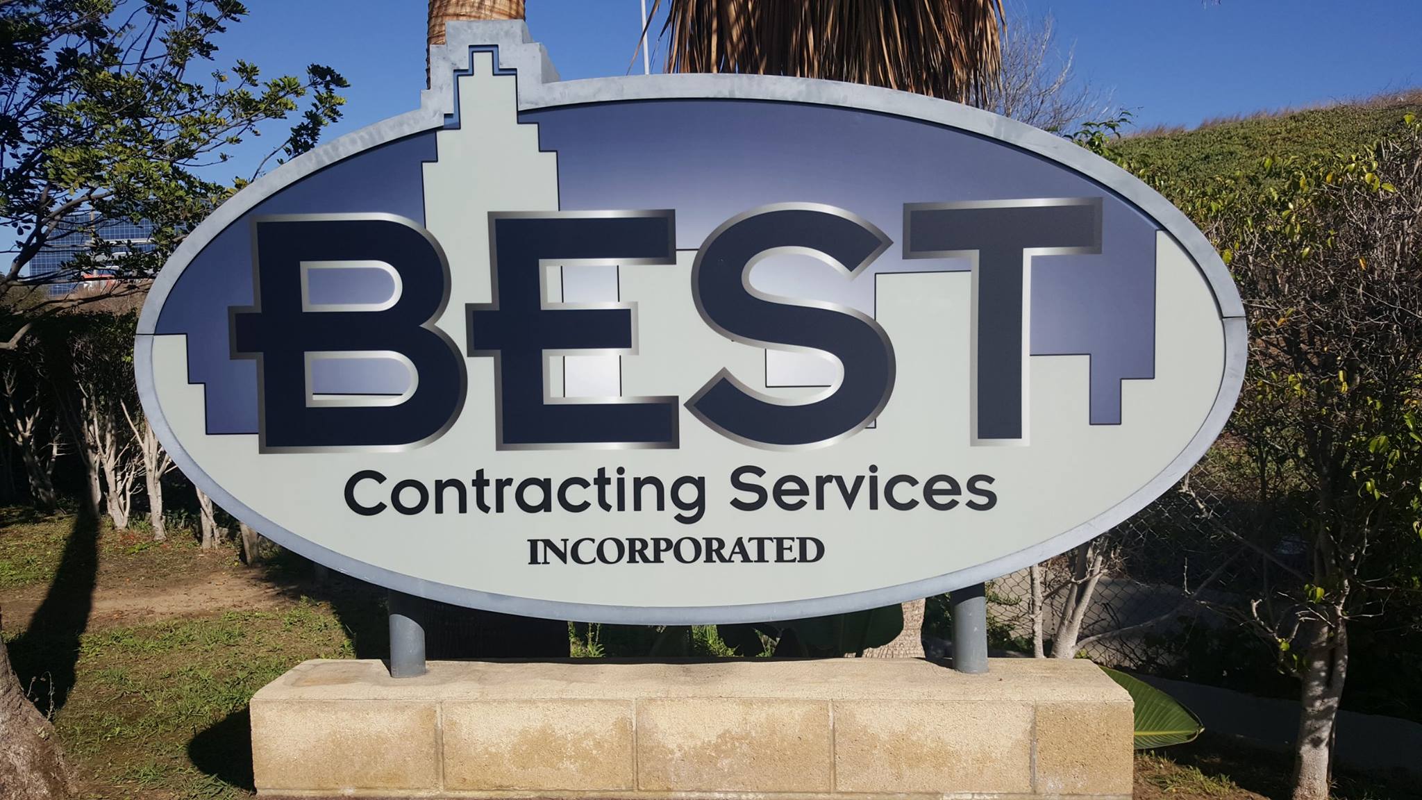 Establish Prominence with MONUMENT SIGNS in Huntington Beach – Orange County Storefront Sign Package Company.