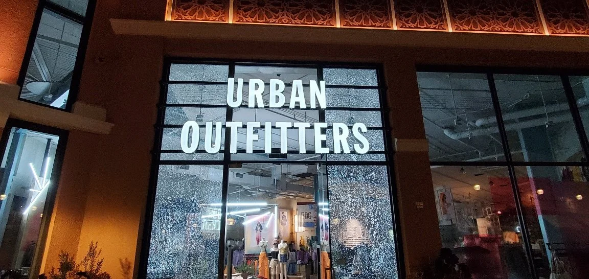 Beverly Hills Storefront Retail Signs & Lobby Signs Company – Improve Your Business’ Branding and Advertisement Reach to Attract More Customers – Call: 310-608-6099 for a Custom Sign Quote